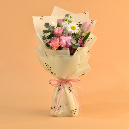 Luxurious Mixed Flowers Bouquet: 